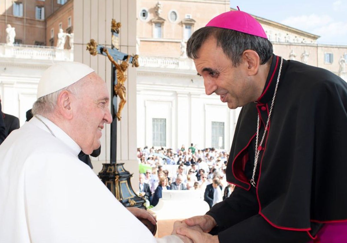 Ernesto Jesús Brotóns, obispo de Plasencia, con el Papa Francisco