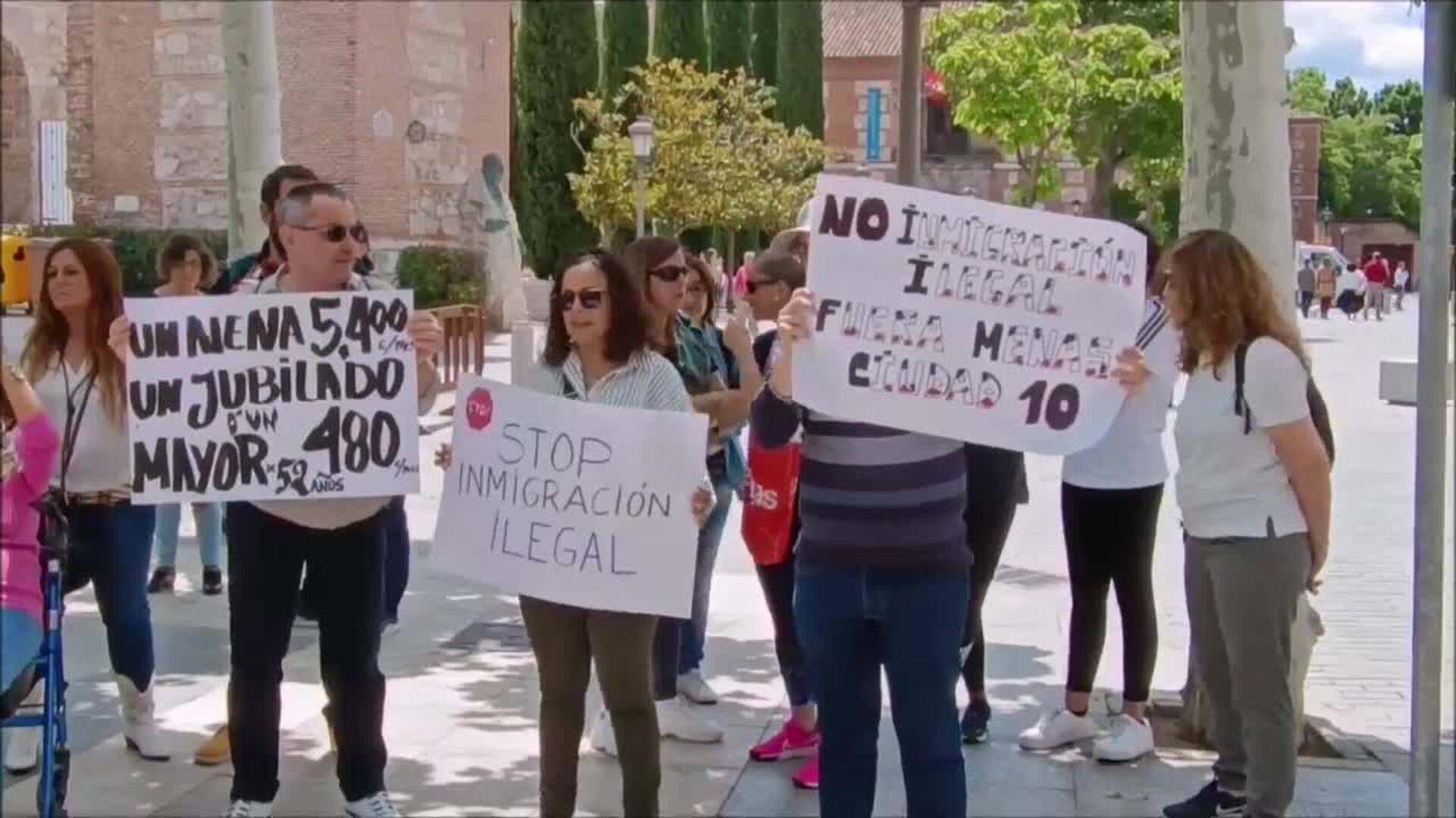 Vecinos de Alcalá se concentran para exigir el cierre de un centro de ...