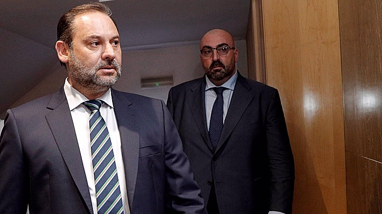 Agosto de 2019: José Luis Ábalos y su mano derecha, Koldo García