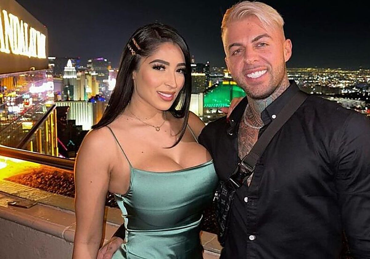 En vídeo: Me infiltro en el curso de Llados y descubro la "secta destructiva" que hay detrás | Foto: El 'influencer' Amadeo Llados junto a su mujer, Thalia García