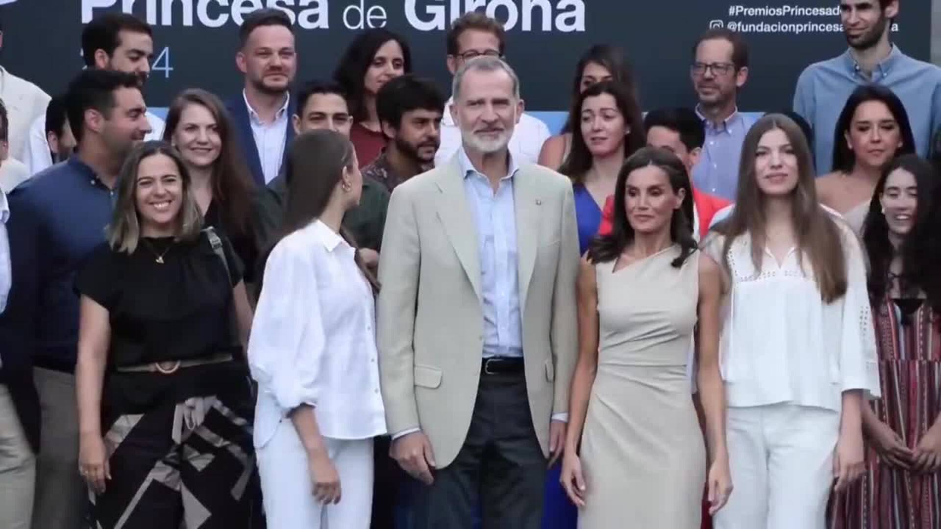 Los reyes y sus hijas se reúnen en Lloret de Mar con premiados Princesa de  Girona