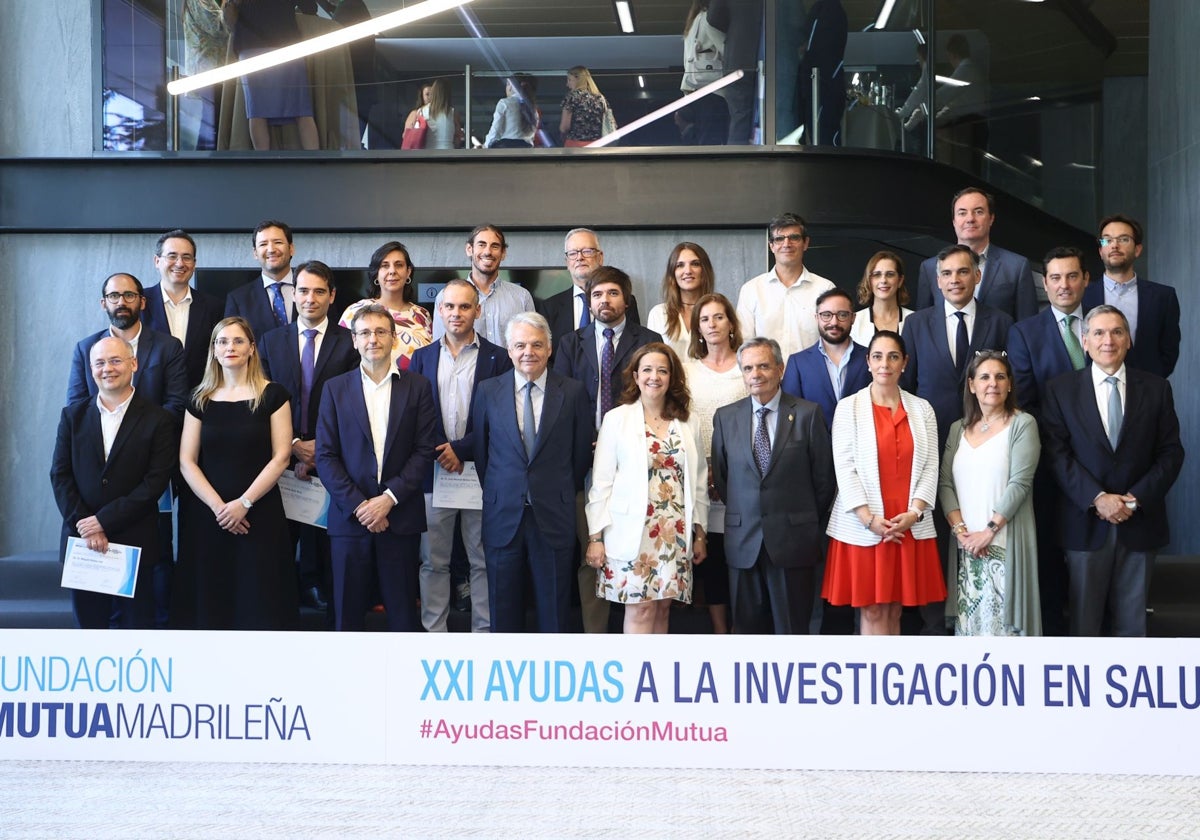 Foto de familia en el acto de entrega de las ayudas de la Fundación Mutua Madrileña