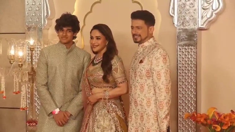 Los invitados llegan a la boda de Anant Ambani, el hijo del hombre más rico de Asia