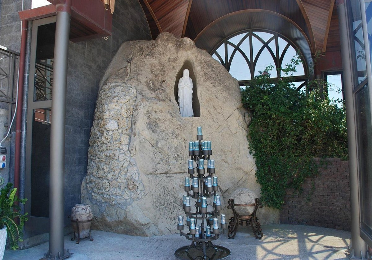 La Virgen de la Peña, o 'Madonna del Scoglio' en Calabria, en el sur de Italia