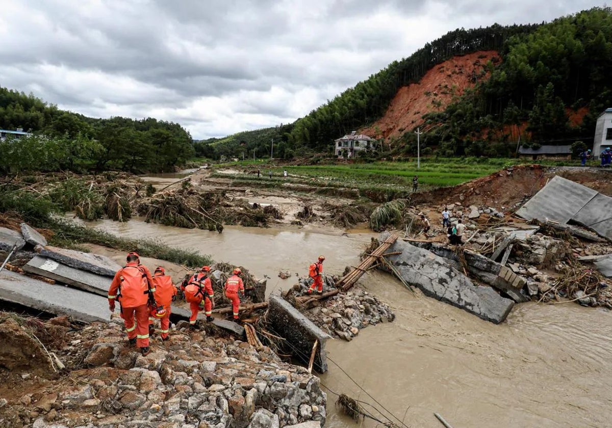 Destrozos tras las inundaciones en China