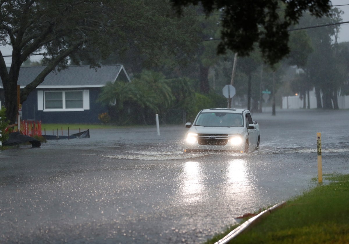 El huracán Debby ha tocado tierra este lunes