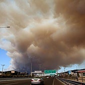Las llamas acorralan Atenas: la capital de Grecia está cubierta de humo