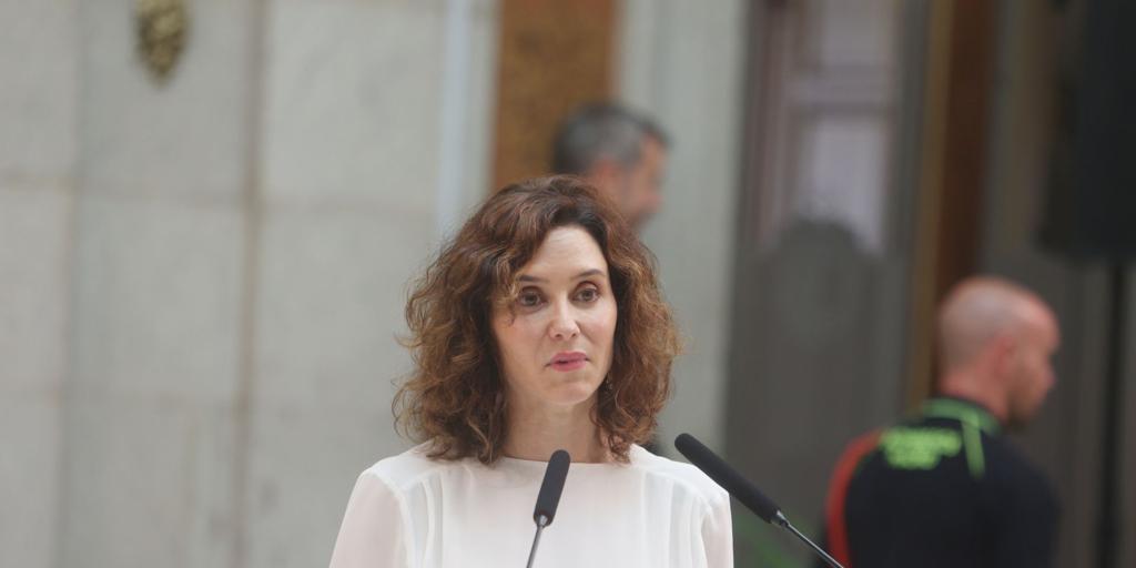 Ayuso pide al Gobierno que refuerce los controles en el aeropuerto de ...