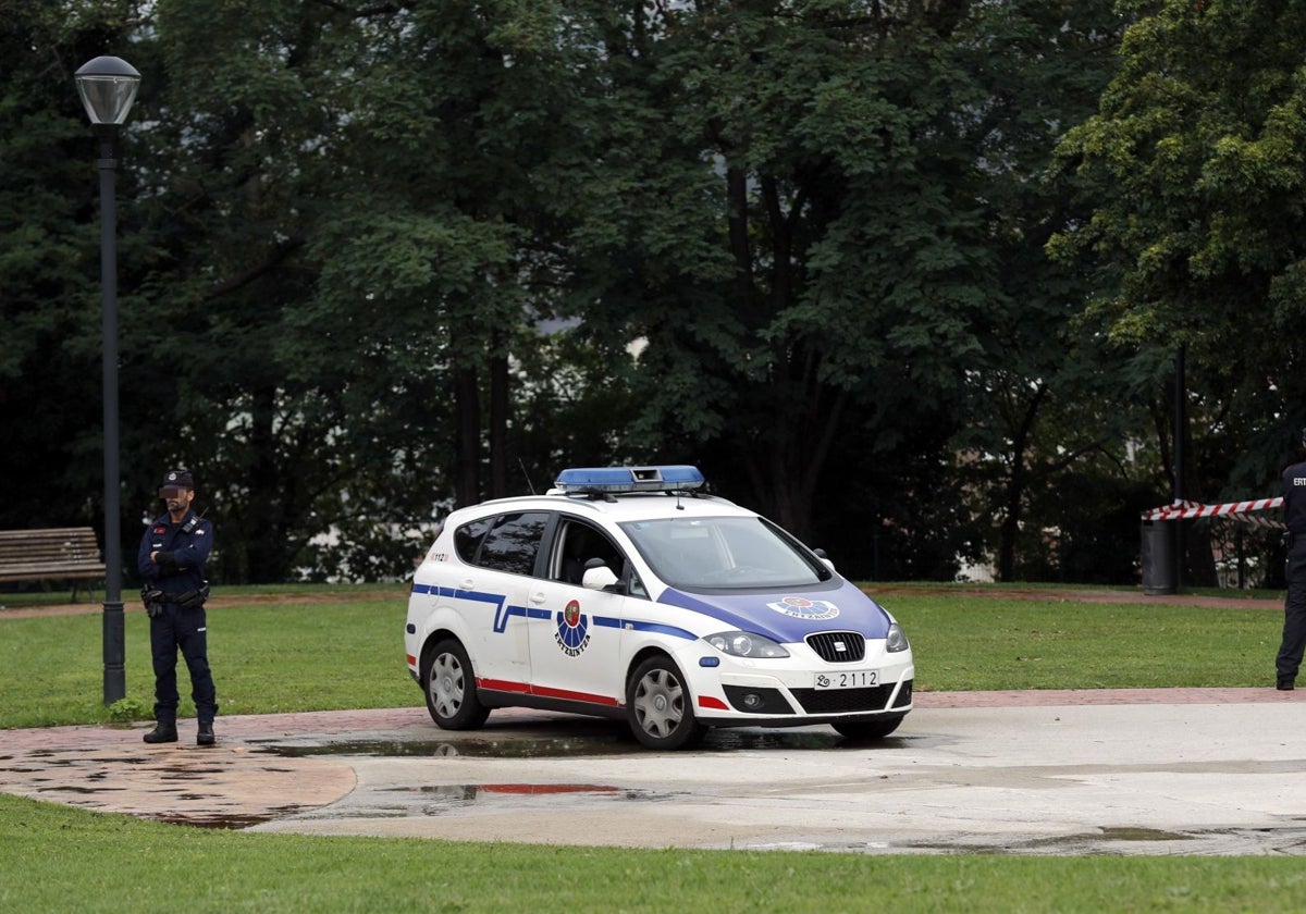 Un coche de la Ertzaintza