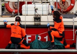 Hallados los cuerpos de cinco desaparecidos en el yate que naufragó en Sicilia