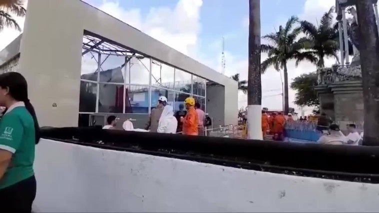 Por lo menos dos muertos y 17 heridos dejó el derrumbe el techo de un santuario en Brasil