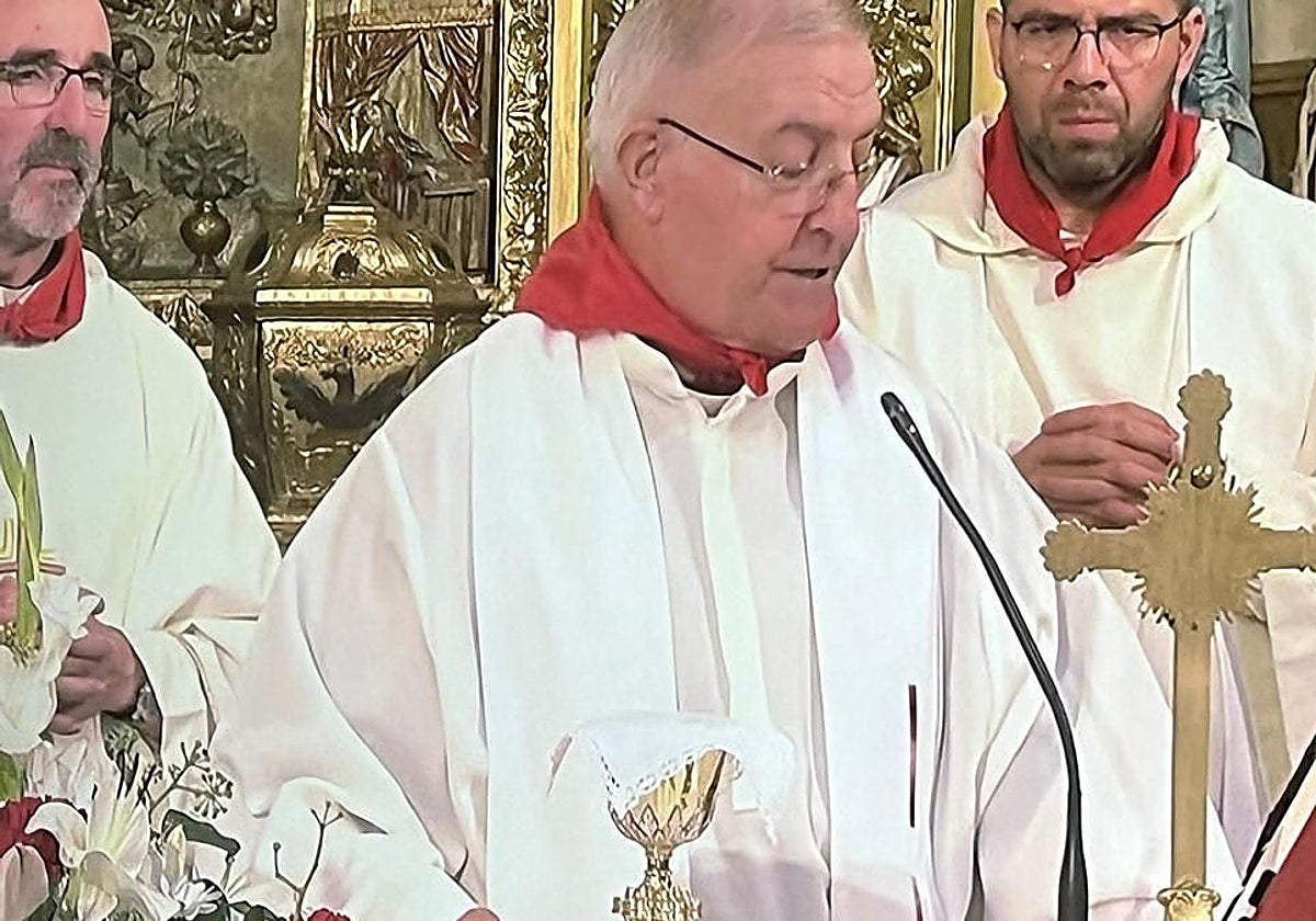 sacerdote Jesús Planillo Bartos durante la misa celebrada en Cascante