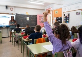 Los mitos sobre el profesorado español que desmiente la OCDE: ni trabajan más días ni tienen las peores ratios