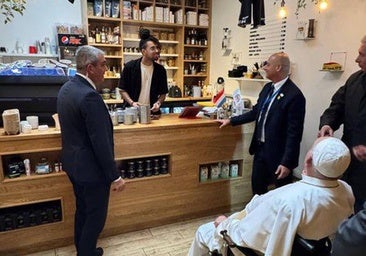 El Papa deja una propina de 100 euros tras tomarse un café en un bar de Luxemburgo
