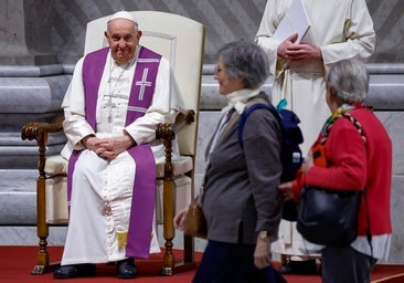 El Papa Francisco pide perdón «a Dios y a las personas afectadas» por pecados como los abusos, silenciar a la mujer o el colonialismo