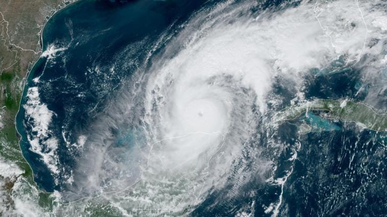 Estados Unidos advierte de que Milton puede ser la peor tormenta del siglo