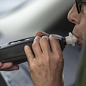 Aprobada la reducción de la tasa de alcohol al volante, así te afectará