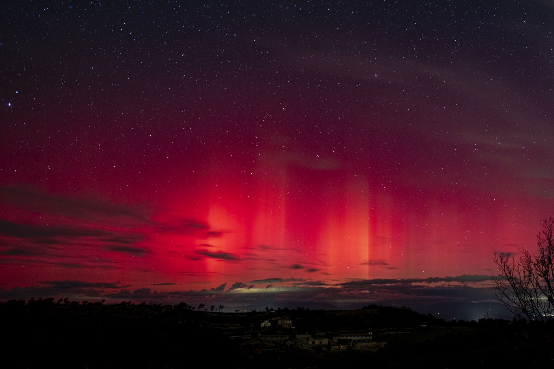 Una aurora boreal desde el observatorio astronómico de Castelltallat