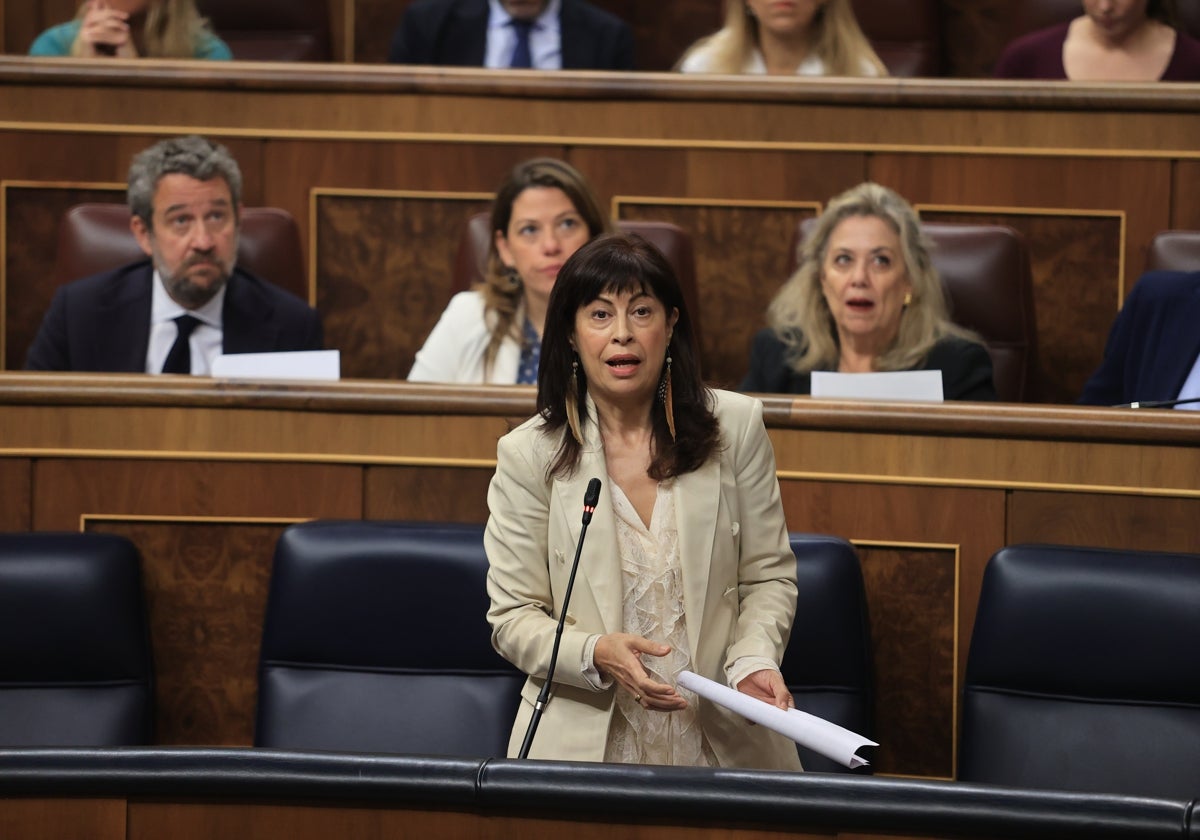 La ministra de Igualdad responde al PP en la sesión de control al Gobierno celebrada este miércoles 16 de octubre