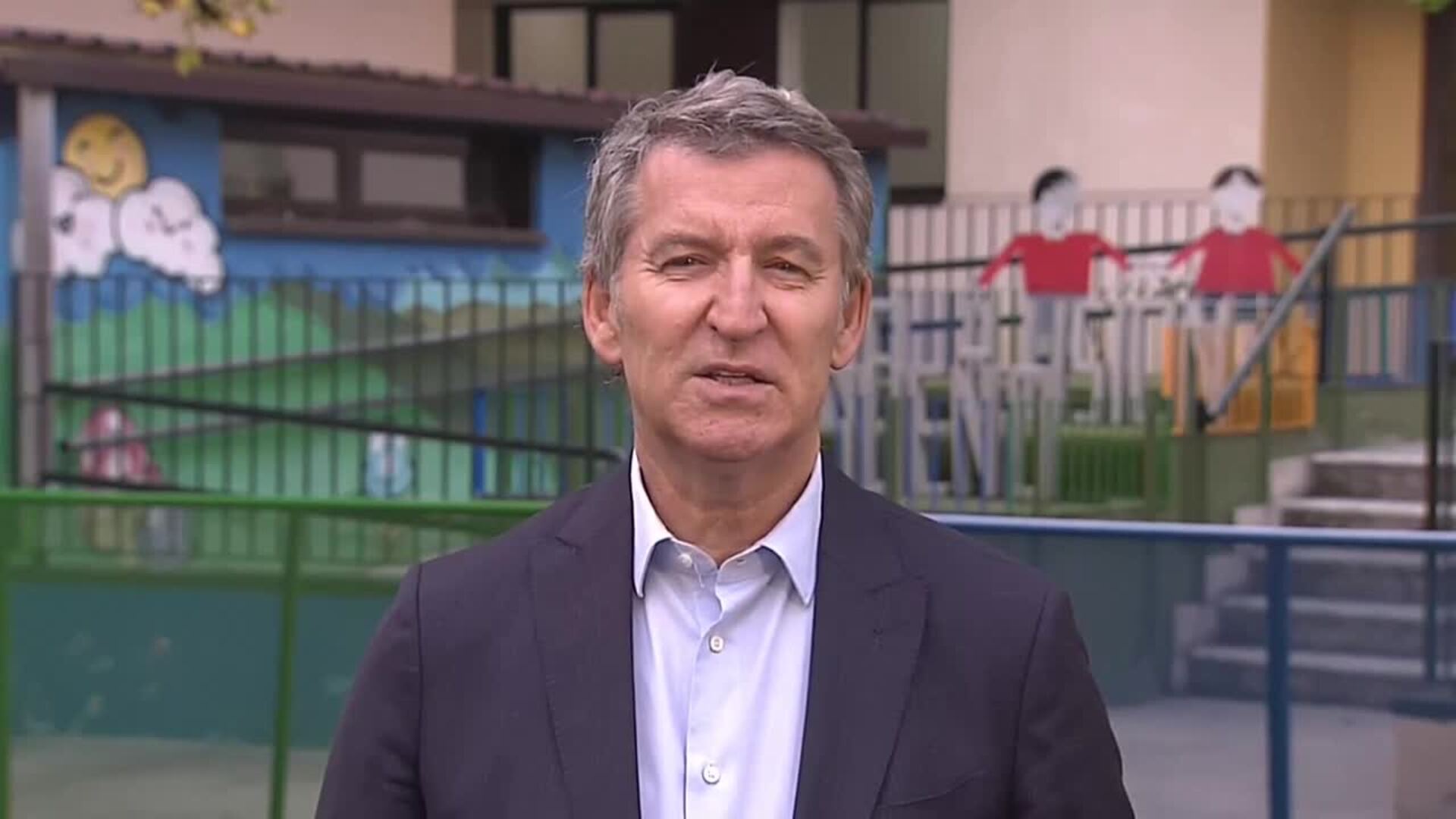 Feijóo desayuna con escolares en Madrid para reclamar avances en conciliación