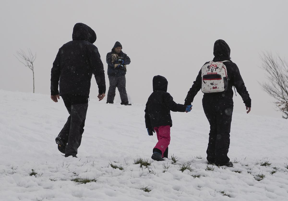 La Aemet avisa de la llegada de una DANA que traerá lluvias fuertes, frío y nieve a España