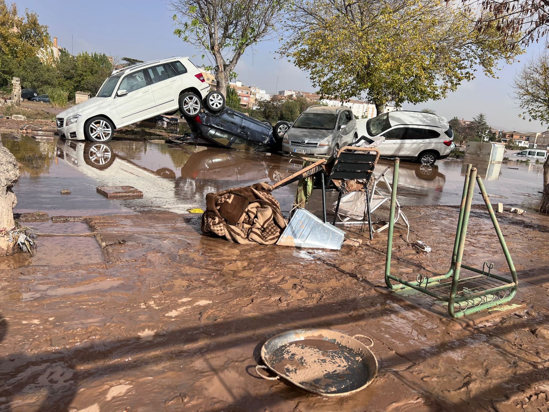 La UME se encuentra trabajando en  Utiel en el marco del dispositivo tras las consecuencias del temporal