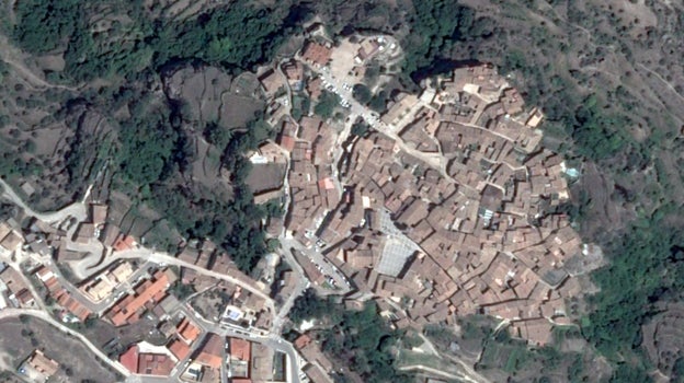 Imagen antes - Casco antiguo de Letur (Albacete) después de las inundaciones donde se puede apreciar edificios destruidos, escombros y barrizal entorno a la Calle Barranco, Calle Garrobo y Plaza Morenas.