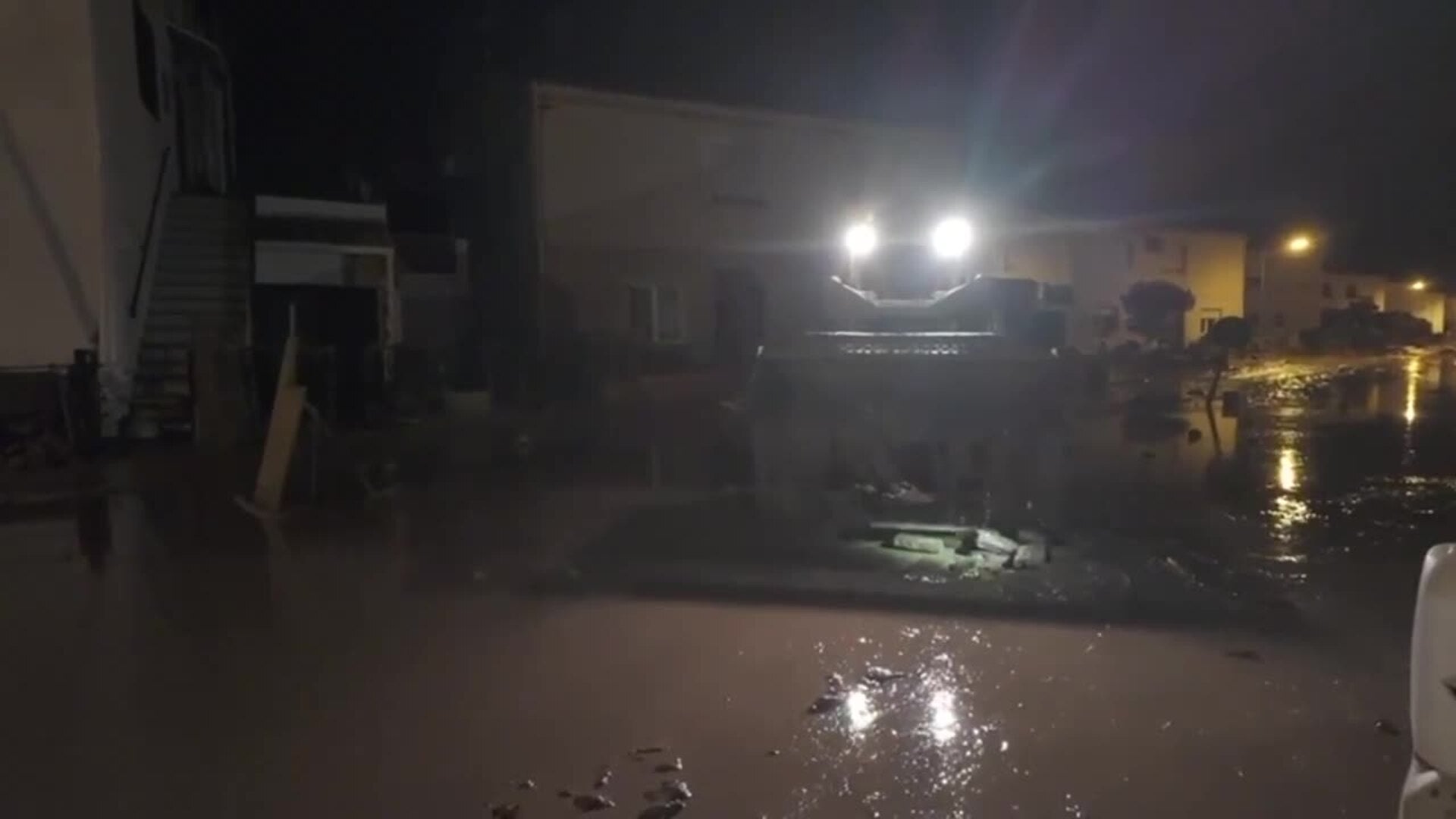 Labores de la UME en busca de personas desaparecidas