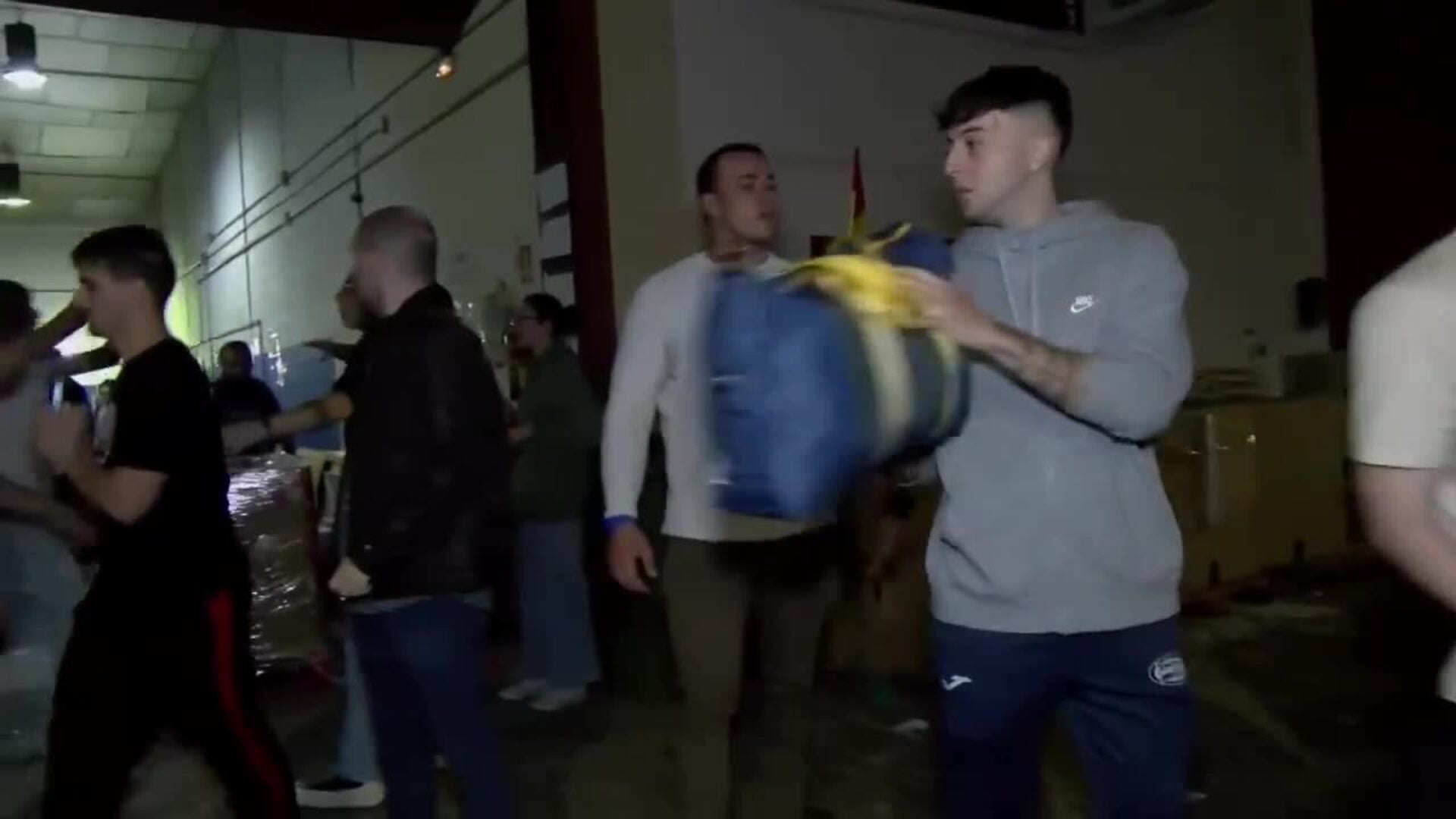 Vecinos de Arganda del Rey (Madrid) se organizan para enviar ayuda a Valencia