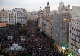 Los valencianos salen a las calles para protestar contra la gestión de la DANA, en imágenes