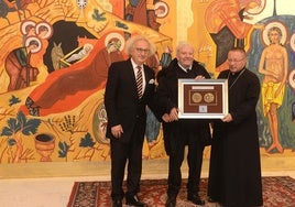 El Vaticano y SacroExpo premian a Kiko Argüello por su arte