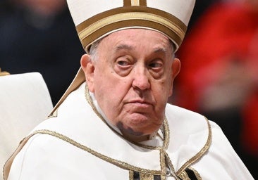 El misterio del moratón en el cuello del Papa