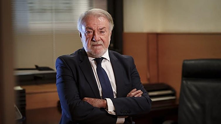 Jaime Mayor Oreja:  «No podemos callar ante el intento de reinventar la Historia y España»