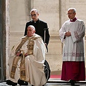 El Papa inaugura el Jubileo y pide «llevar esperanza a los fracasos, soledades y sufrimientos»