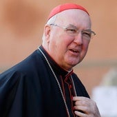 El Vaticano queda en manos del camarlengo y cesan todos los altos cargos