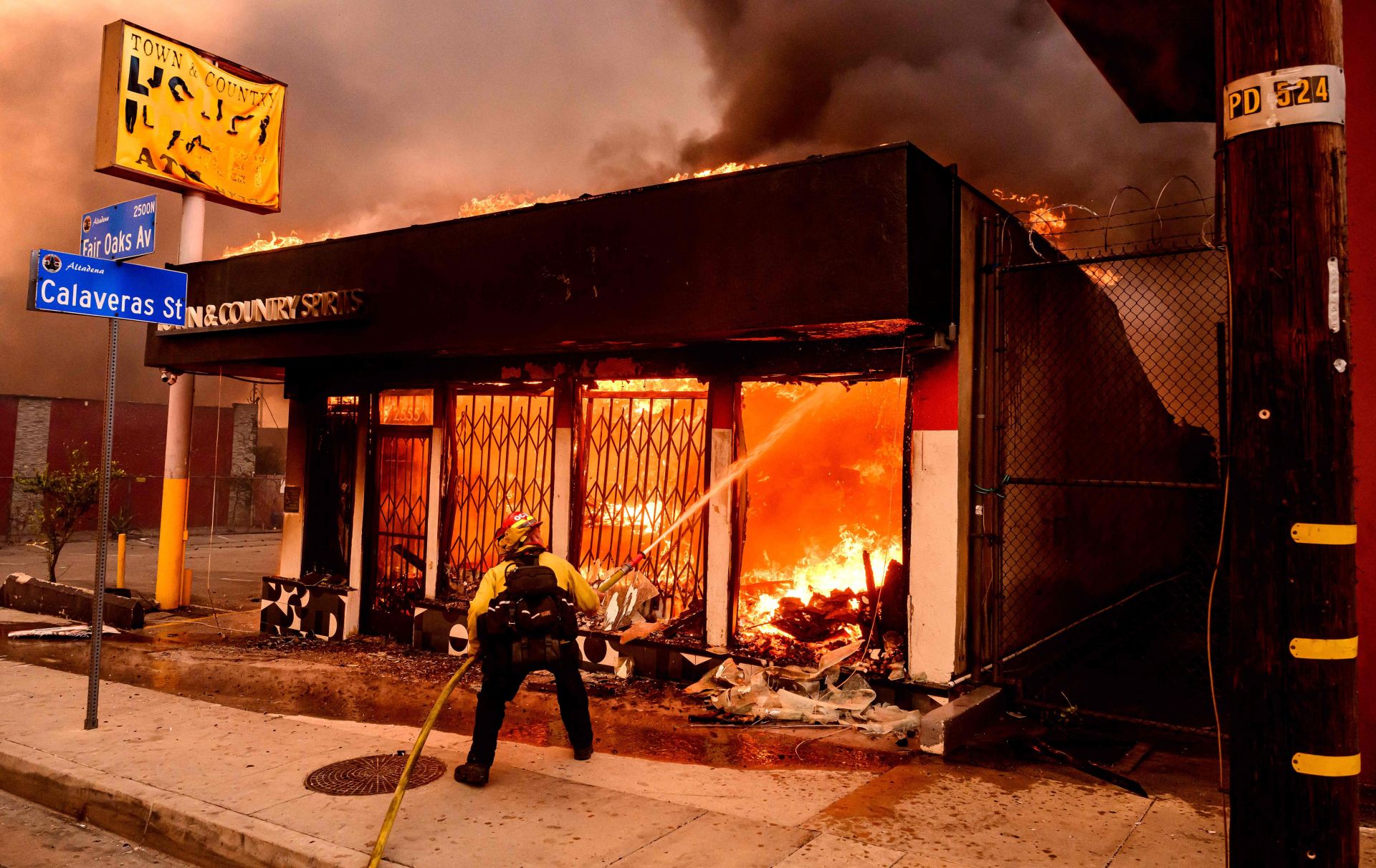 Las imágenes del devastador incendio de Los Ángeles