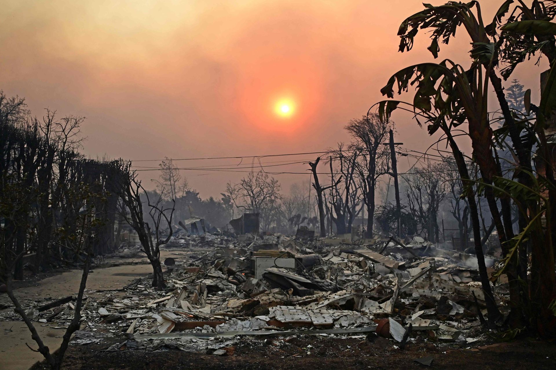 Las imágenes del devastador incendio de Los Ángeles