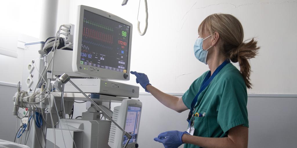 Cuánto dinero cobra un enfermero en España en 2026: este es el sueldo por comunidades autónomas