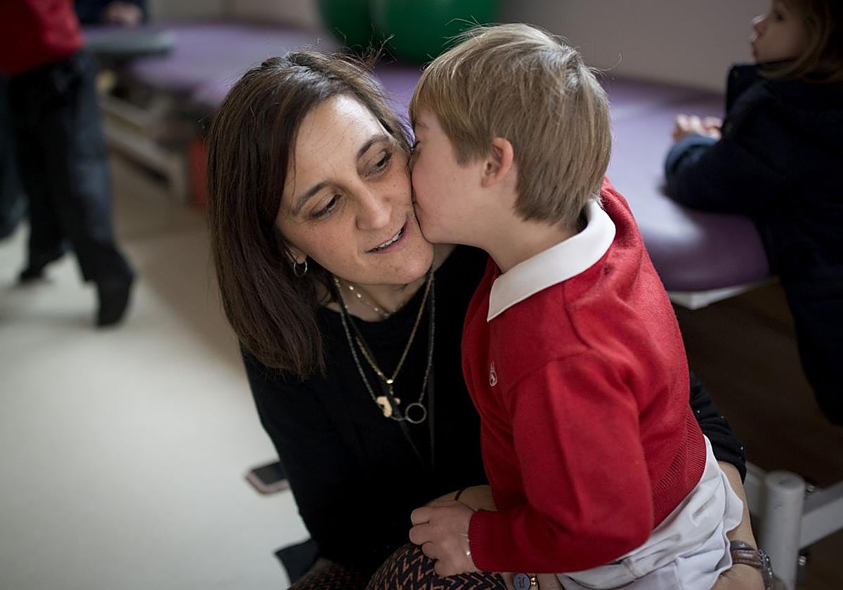 Un niño en un centro de Atención Temprana