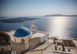 La actividad sísmica pone a Santorini en alerta: colegios y puertos cerrados y canceladas las actividades multitudinarias
