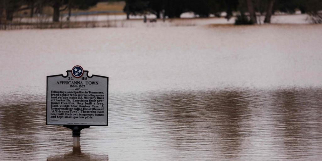 Al menos ocho muertos por fuertes inundaciones en Kentucky