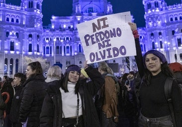 Errejón, Monedero y Ábalos empañan un 8-M por el que la izquierda pasa de puntillas