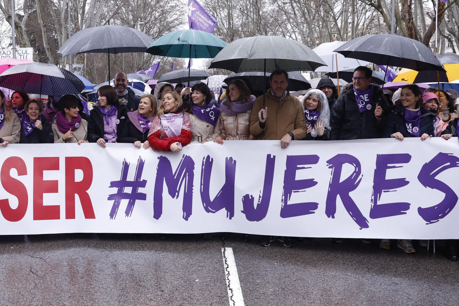 Los ministros de Vivienda, Isabel Rodríguez; Ciencia, Diana Morant; Igualdad, Ana Redondo, la vicepresidenta tercera y ministra para la Transición Ecológica y el Reto Demográfico, y los ministros de Transportes, Oscar Puente y de Transformación Digital y de la Función Pública, Óscar López, participan en el 8M