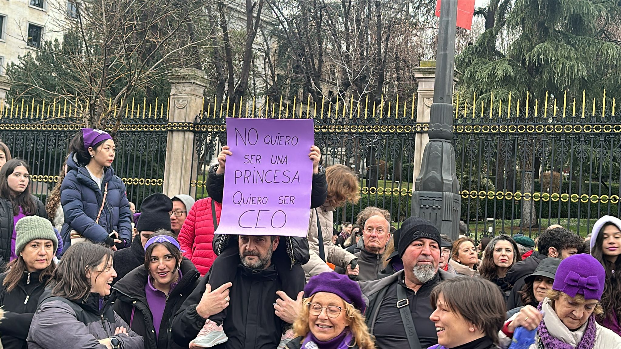 Un cartel durante la manifestación del 8M convocada por el Movimiento Feminista de Madrid, con marcado carácter abolicionista