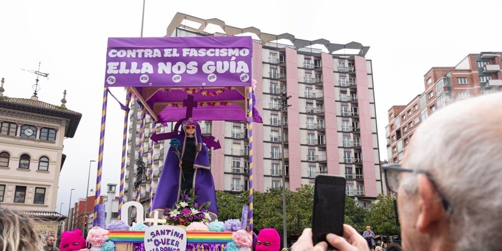 Abogados Cristianos denuncia la organización del 8M en Gijón por la procesión de la  Santina Queer 