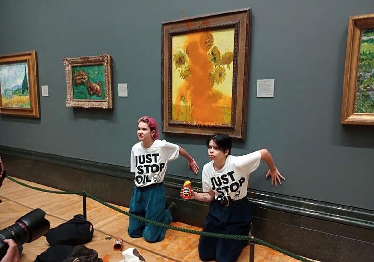 Los activistas, durante una de sus protestas.