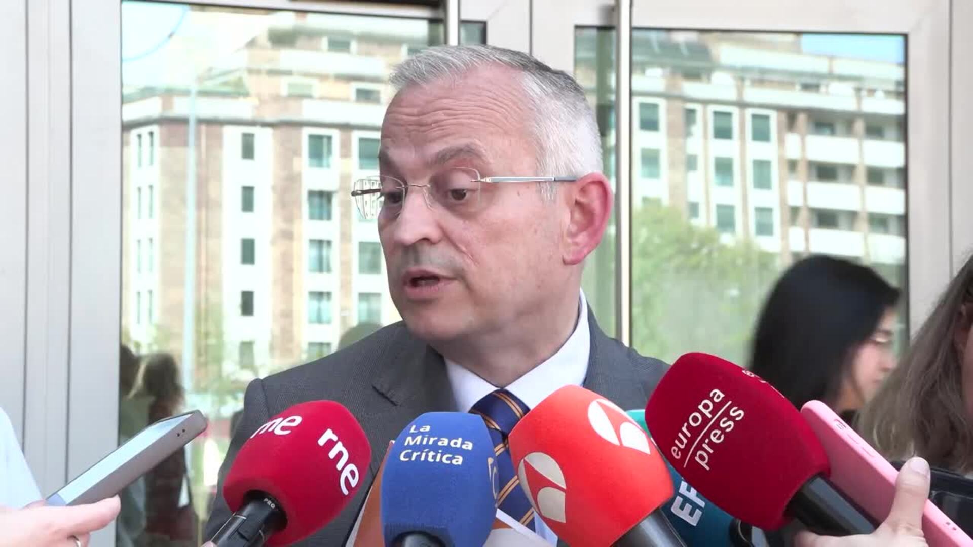 Hazte Oír y Vox insisten en que hubo irregularidades en la contratación de David Sánchez