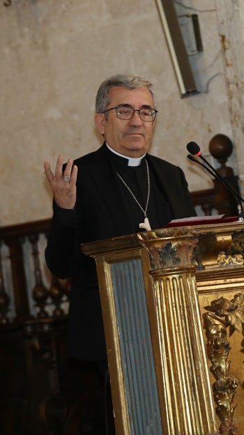 Argüello pronuncia el discurso del Pregón de la Semana Santa Palentina 2025