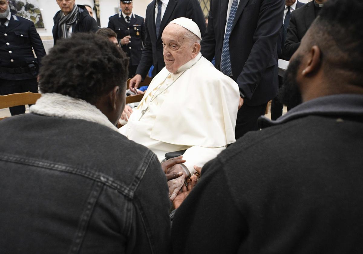 El Papa en su visita a la cárcel de Regina Coeli este Jueves Santo