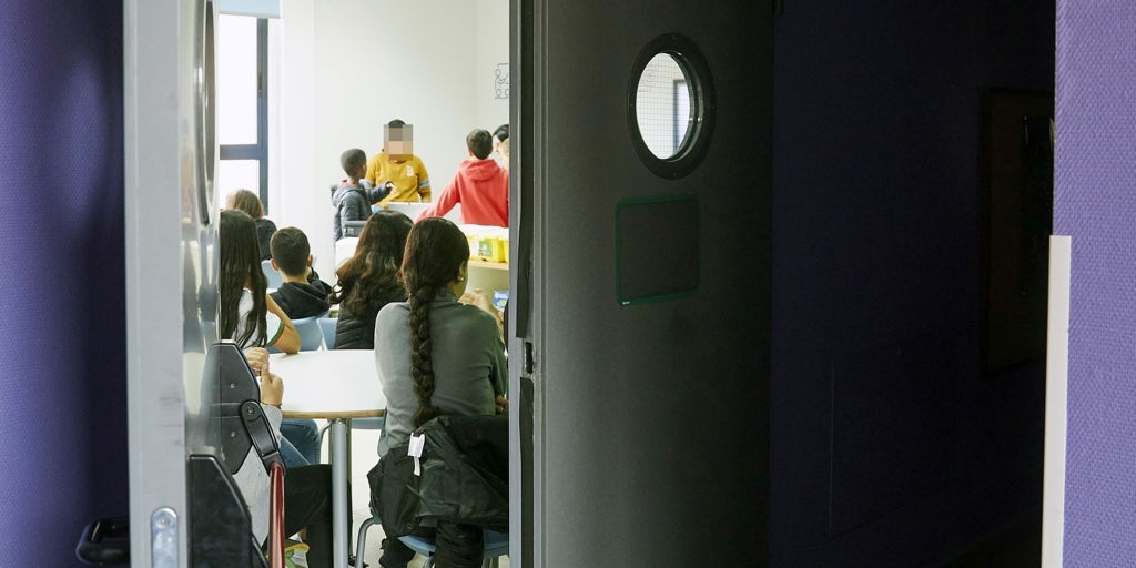 Las familias que han tumbado el plan ideológico de Chivite en las aulas: «Adoctrinan con cosas sobre las que no hay consenso»